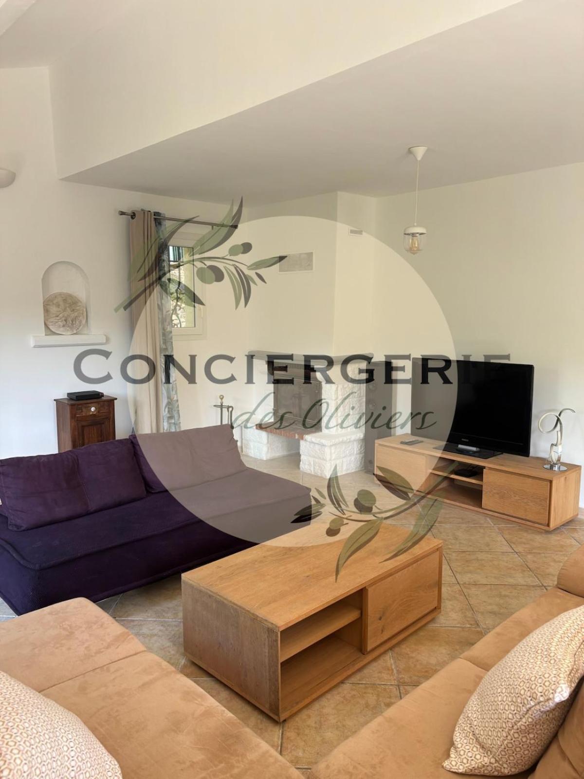 Villa Avec Piscine Belgentier 외부 사진
